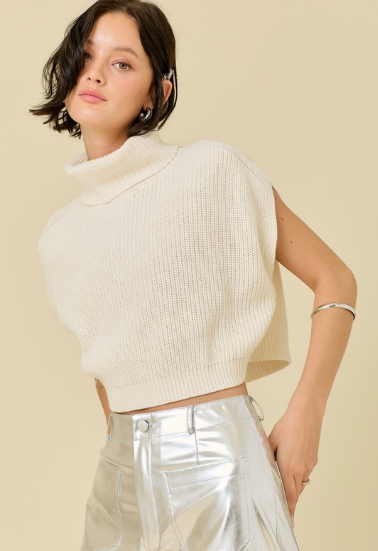 Sleeveless Boxy Crop Sweater in Cream